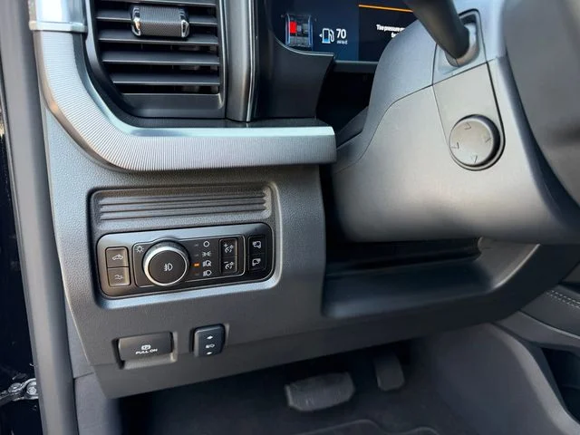 Used 2026  Ford Platinum image 23