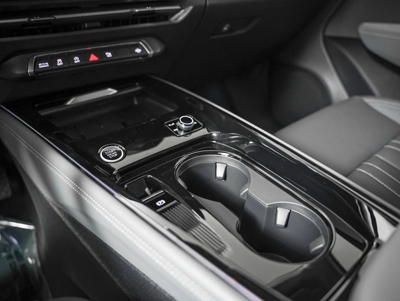 New 2026 Mythos Black Metallic Audi S line image 18