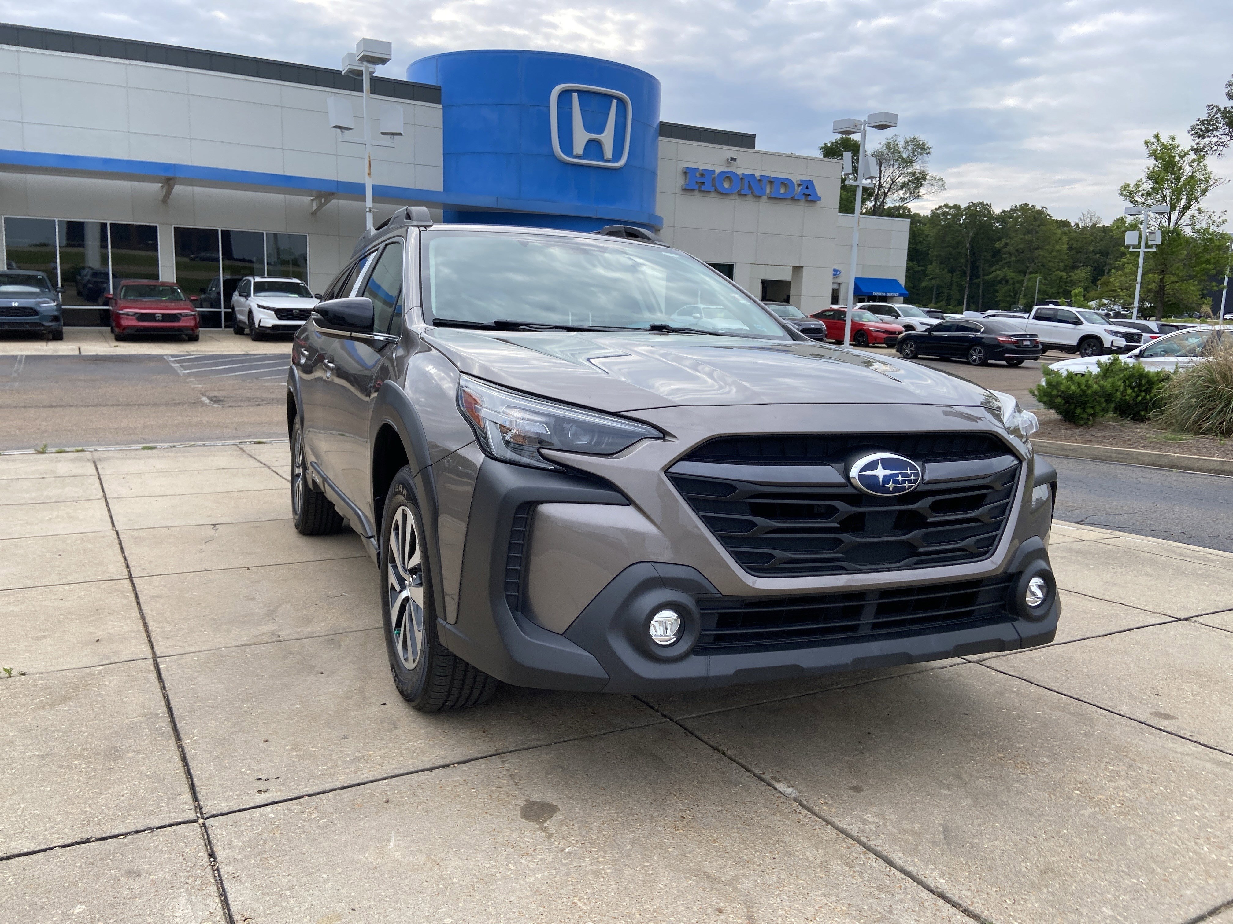 Used 2024 Subaru Outback Premium with VIN 4S4BTADCXR3176569 for sale in Ridgeland, MS