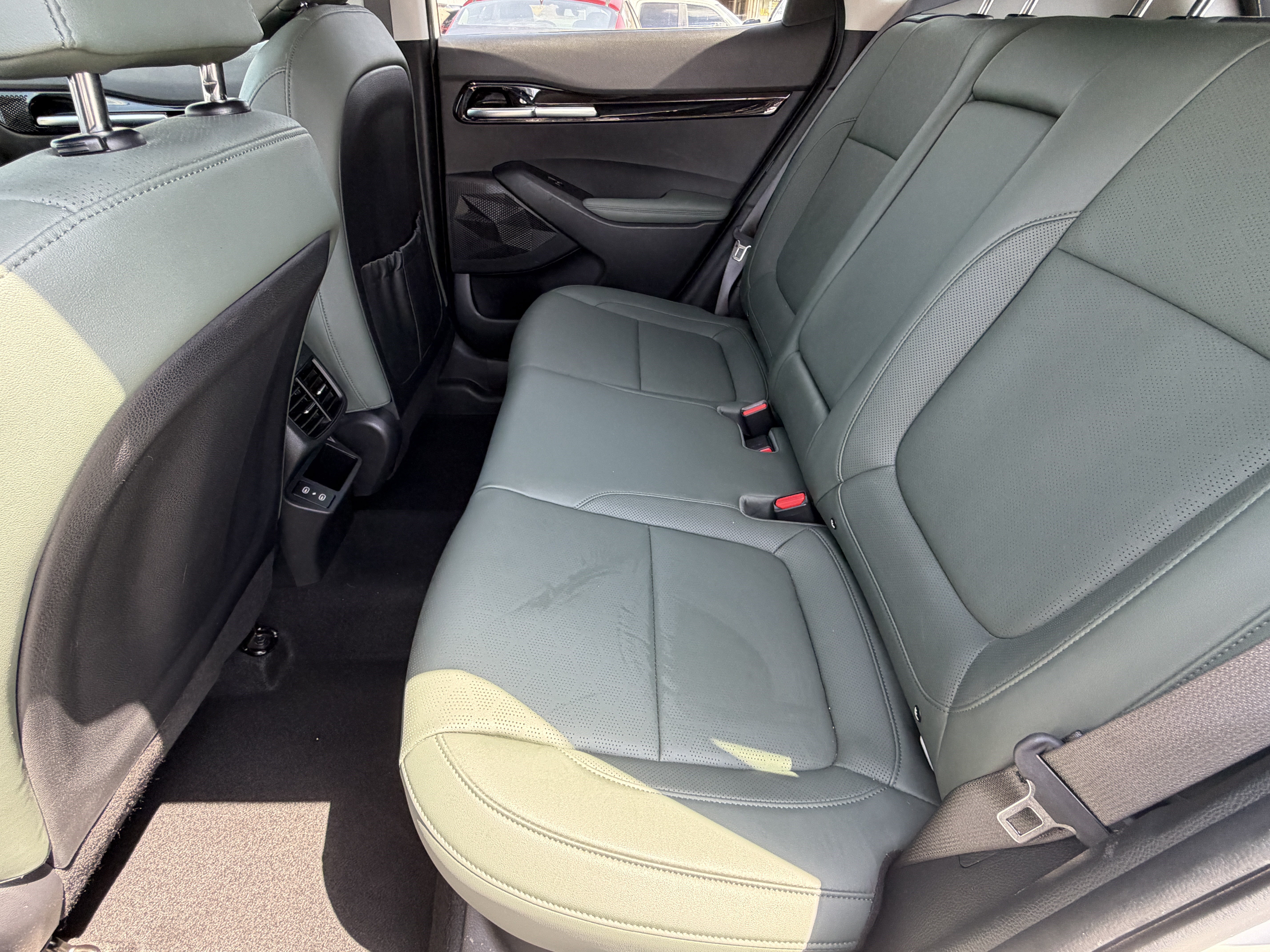 Certified Used 2024 Snow White Pearl Kia SX image 28