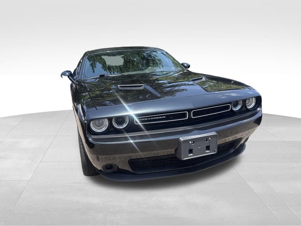 Used 2021 Green Dodge SXT image 5