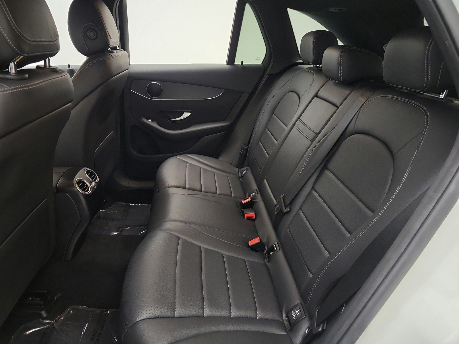 Used 2022 Polar White Mercedes-Benz GLC 300 SUV image 13