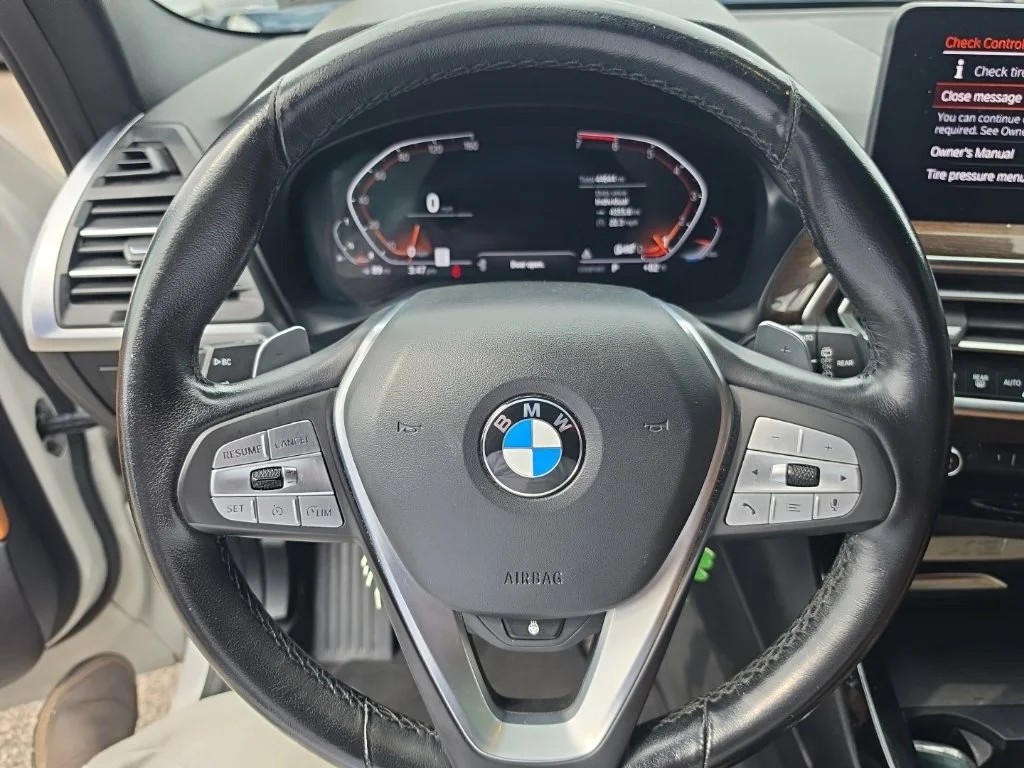 Used 2022 White BMW xDrive30i image 12