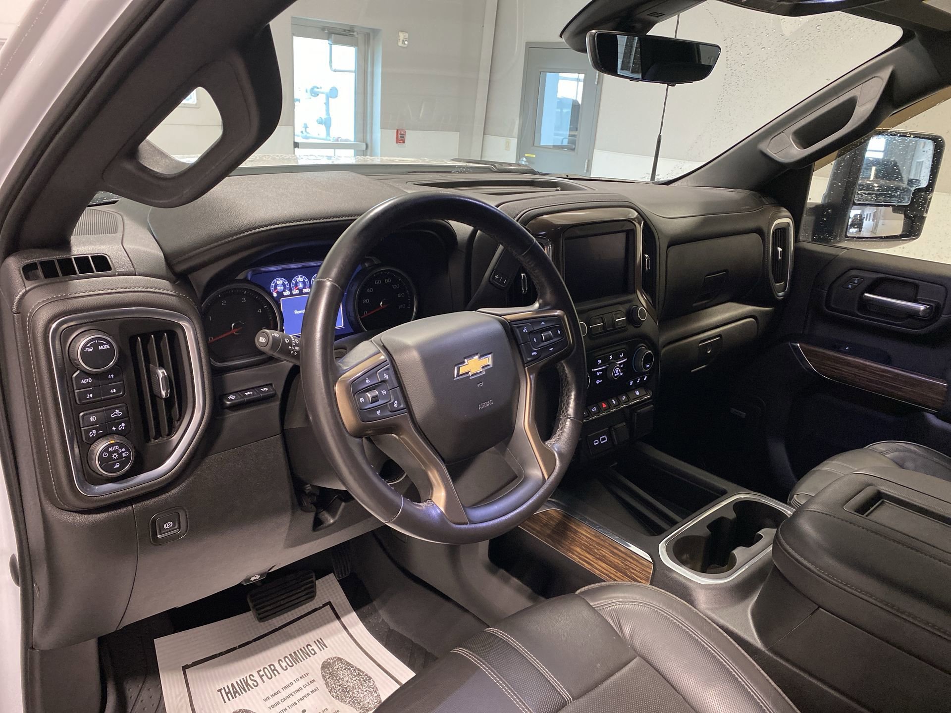 Used 2022 Iridescent Pearl Tricoat Chevrolet High Country image 10