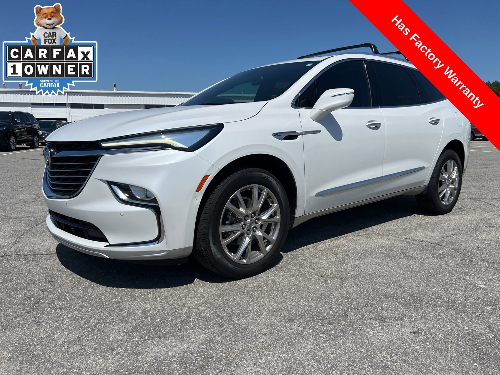 2023 Buick Enclave Essence's photo