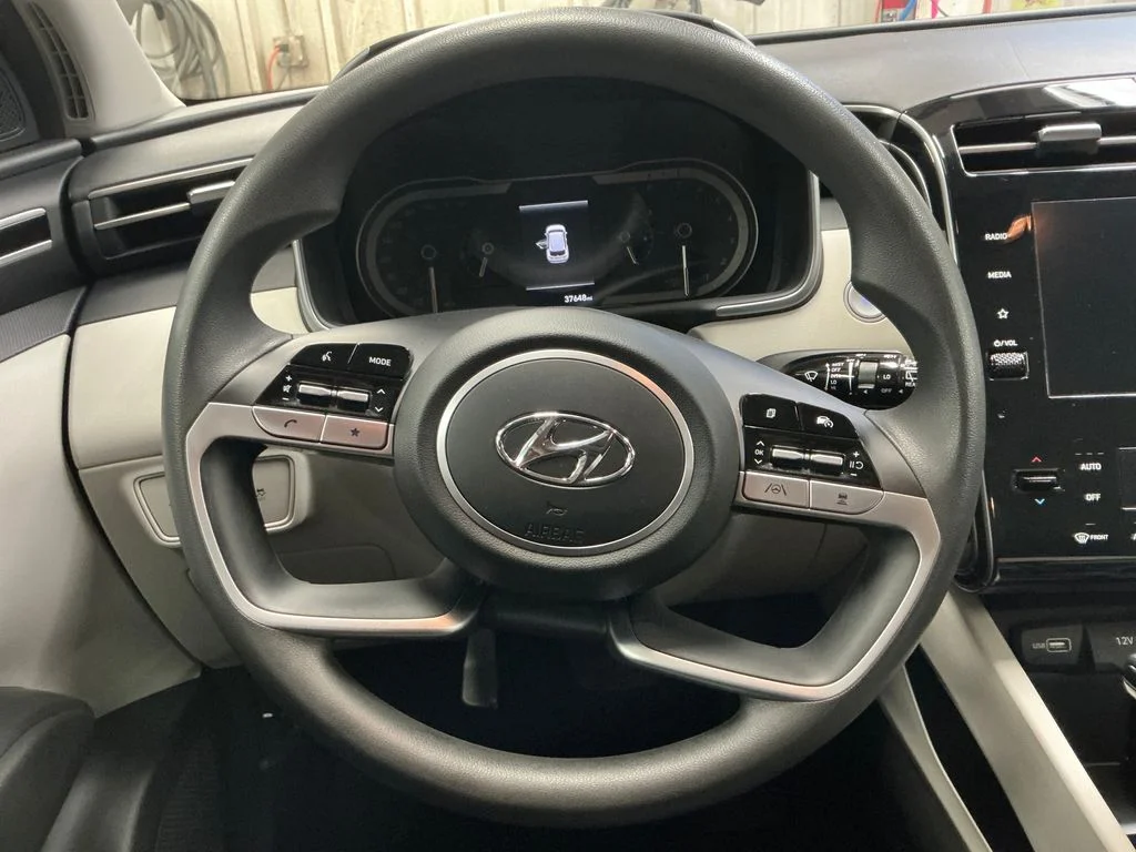 Used 2024 White Hyundai SEL image 20