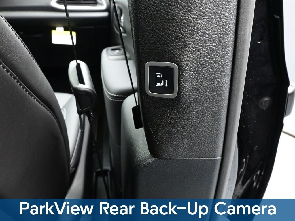 2026 Chrysler Pacifica Select - Photo 12