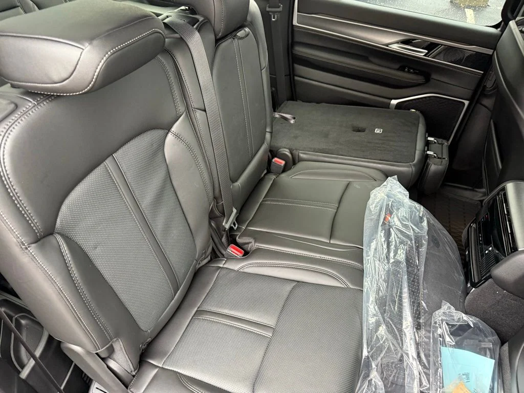 New 2026 High Gloss Black Exterior Paint Jeep  image 55
