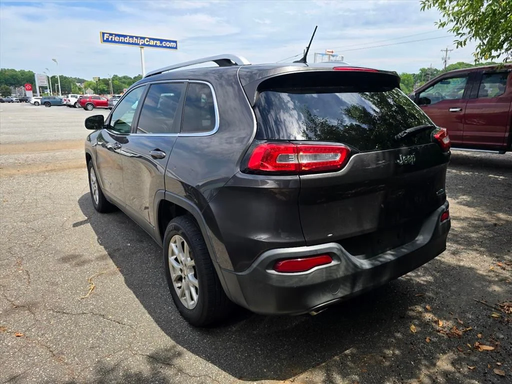 Used 2014 Gray Jeep Latitude image 13