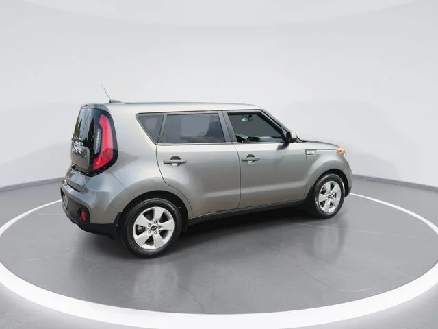 Used 2017 Gray Kia Base image 9