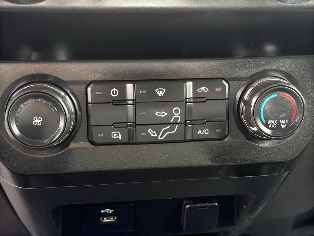 Used 2019 Oxford White Ford XL image 31