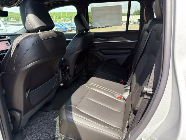 New 2026 Silver Jeep  image 9