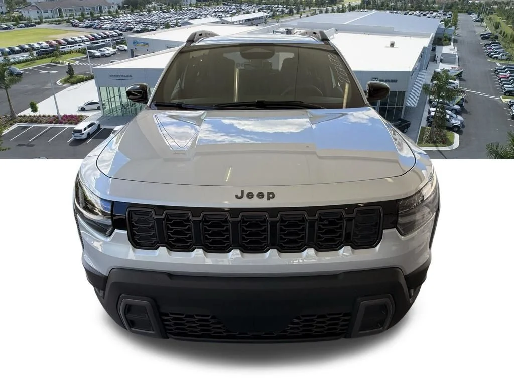 New 2026 Silver Zynith Clear-Coat Exterior Paint Jeep Laredo image 9