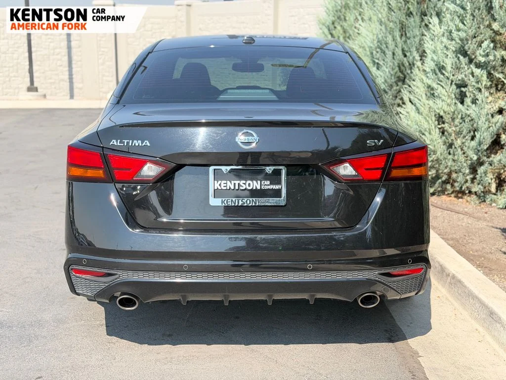 Used 2019 Black Nissan 2.5 SV image 6
