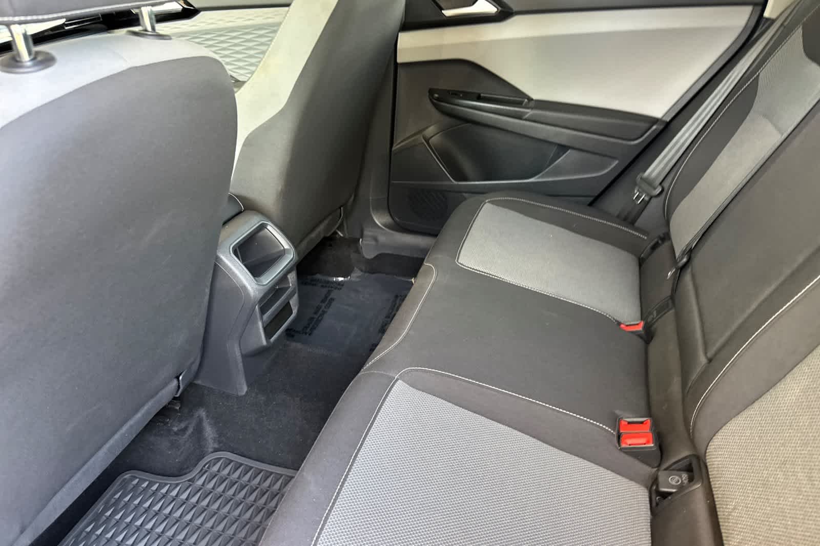 Used 2022 Platinum Gray Metallic Volkswagen S image 4