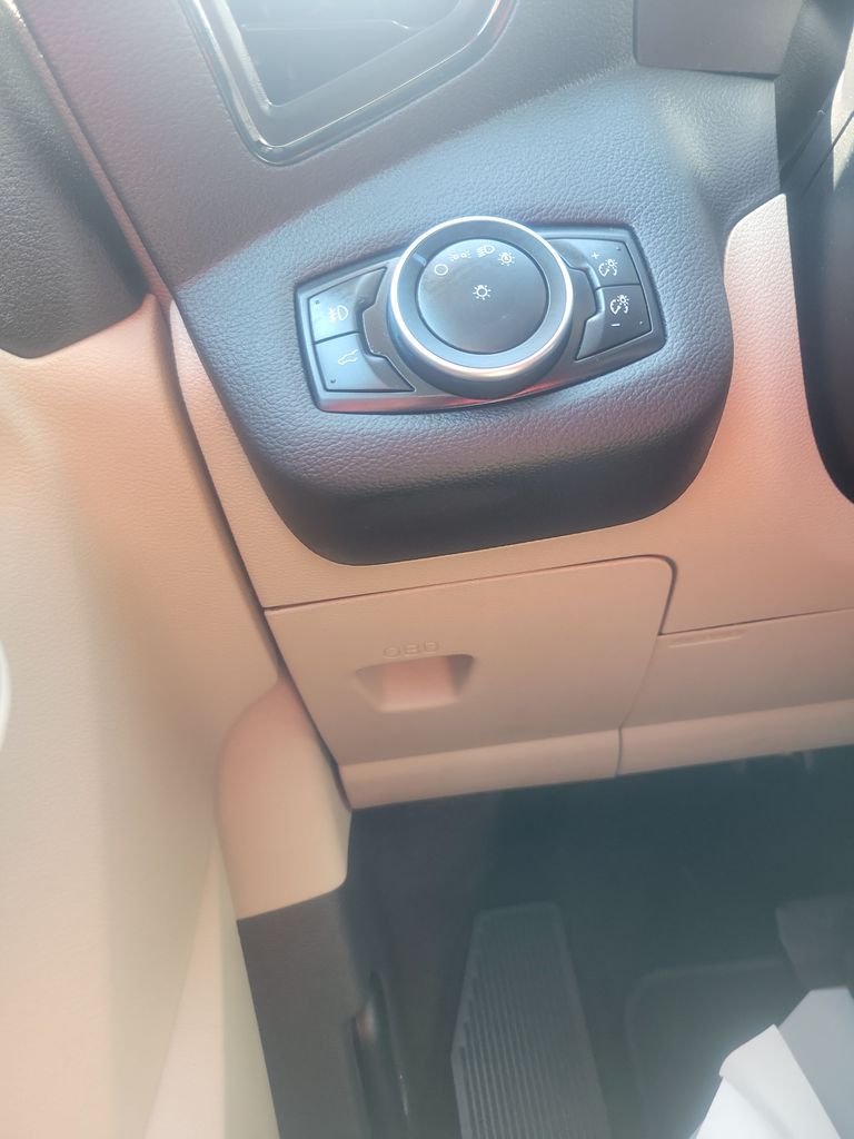 Used 2018 White Ford Titanium image 17