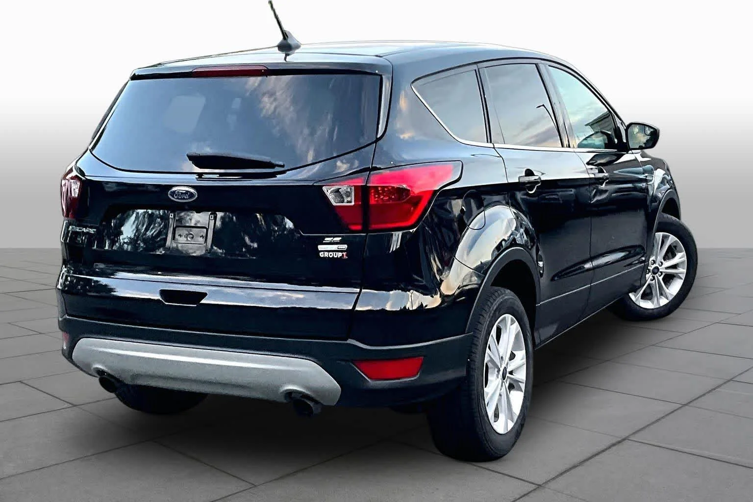 Used 2019 Agate Black Ford SE image 13
