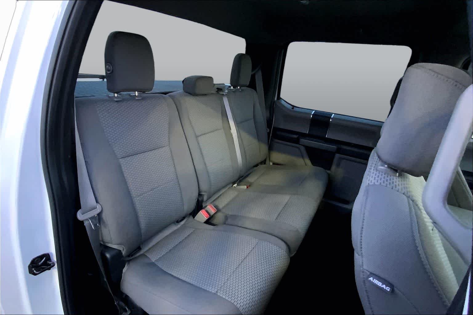 Used 2018 Oxford White Ford XLT image 19