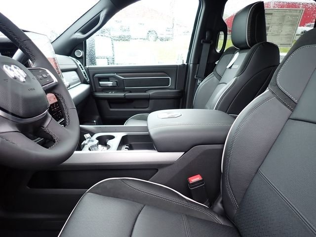 New 2026 Diamond Black Crystal Pearl-Coat Exterior Paint RAM Laramie image 12