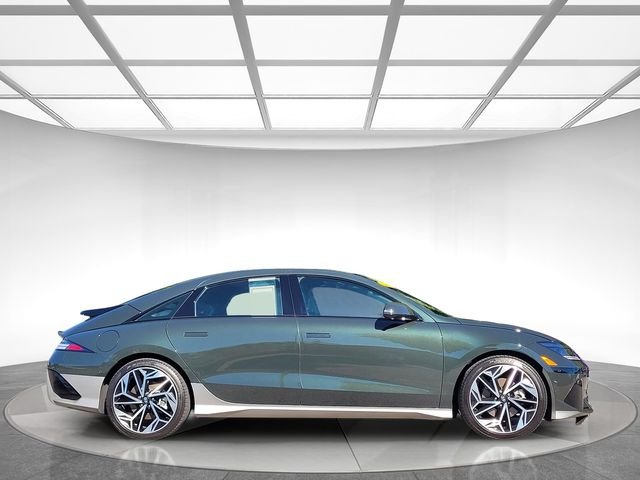 Used 2023 Green Hyundai Limited image 3
