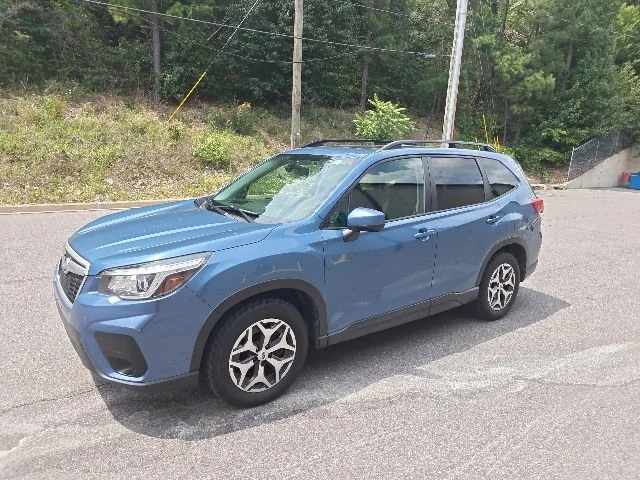 Certified Used 2020 Horizon Blue Pearl Subaru Premium image 6