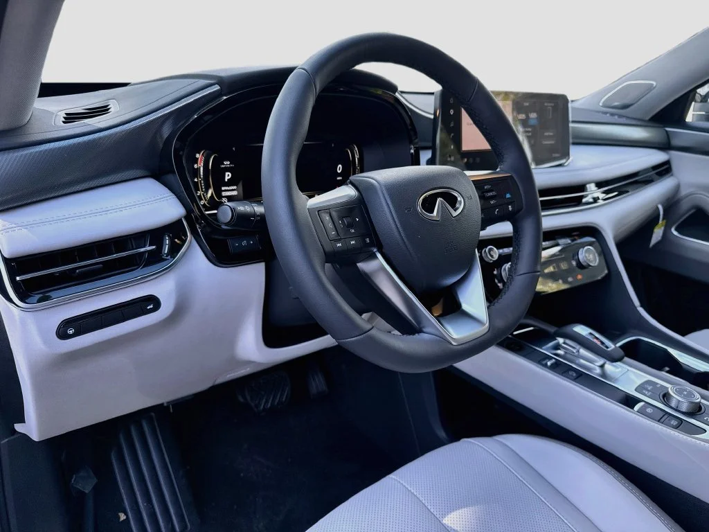 New 2027 Black INFINITI LUXE image 9