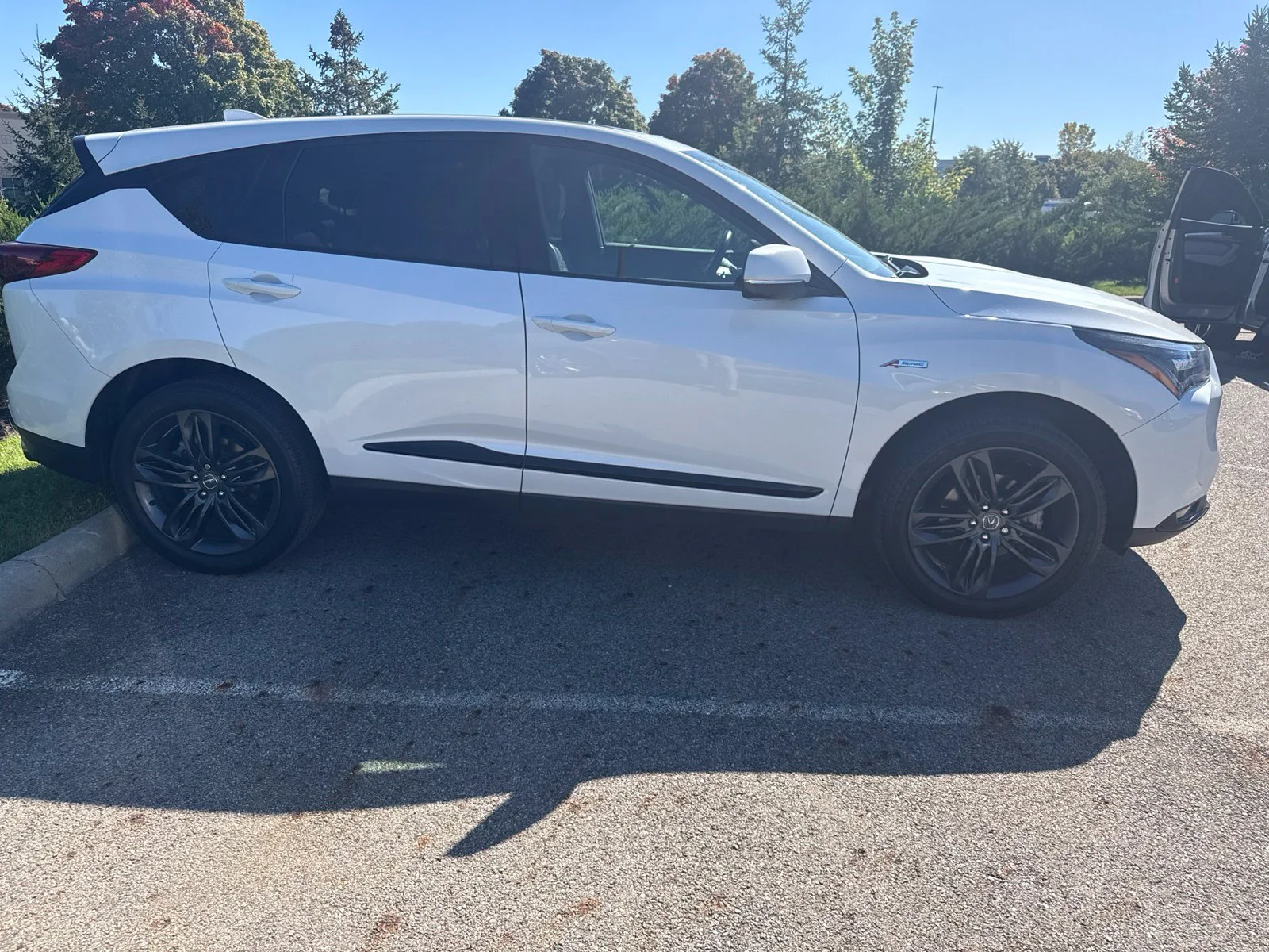Used 2024  Acura  image 4