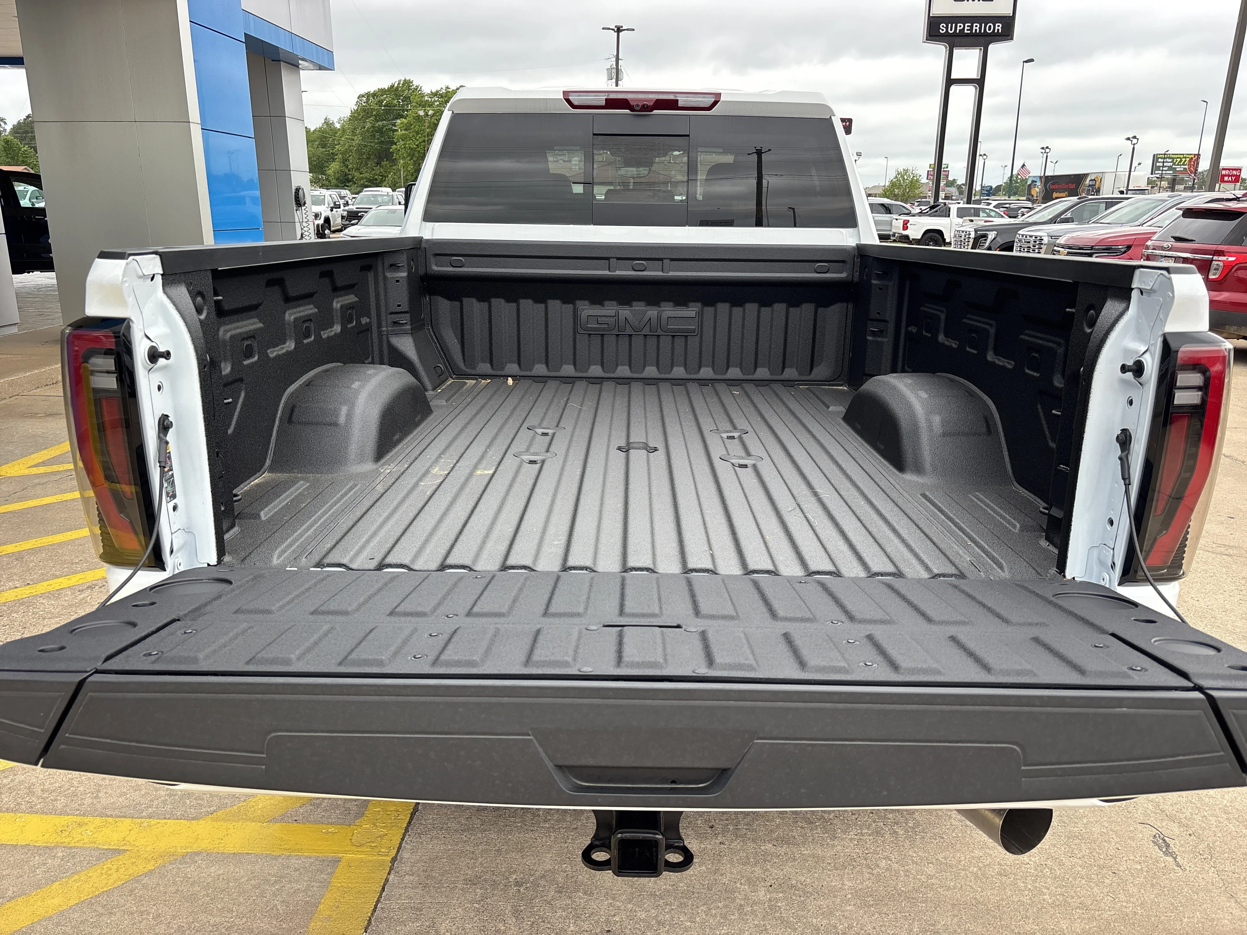 2026 GMC Sierra 3500HD AT4 - Photo 6