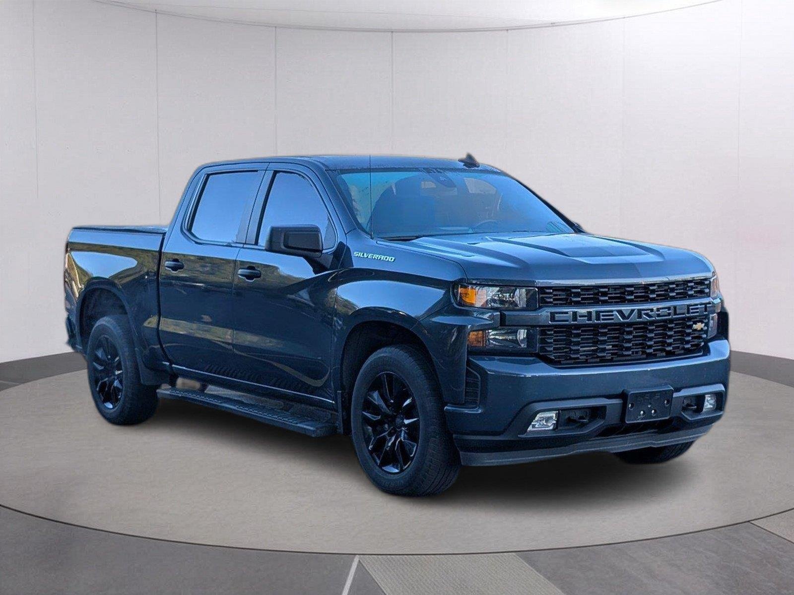 Used 2022 SHADOW GRAY METALLIC Chevrolet Custom image 9