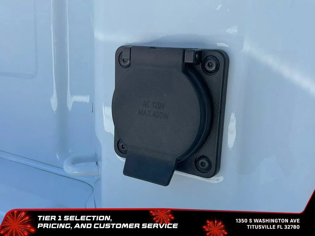 New 2026 Summit White GMC SLE image 43