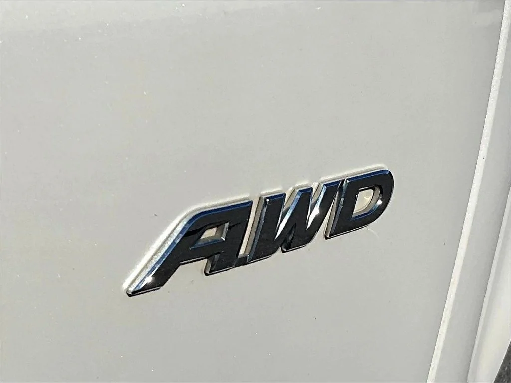 Used 2021 White Honda Touring image 25
