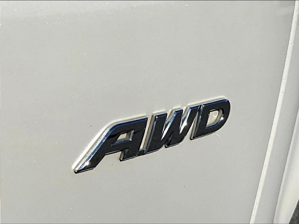 Used 2021 White Honda Touring image 25