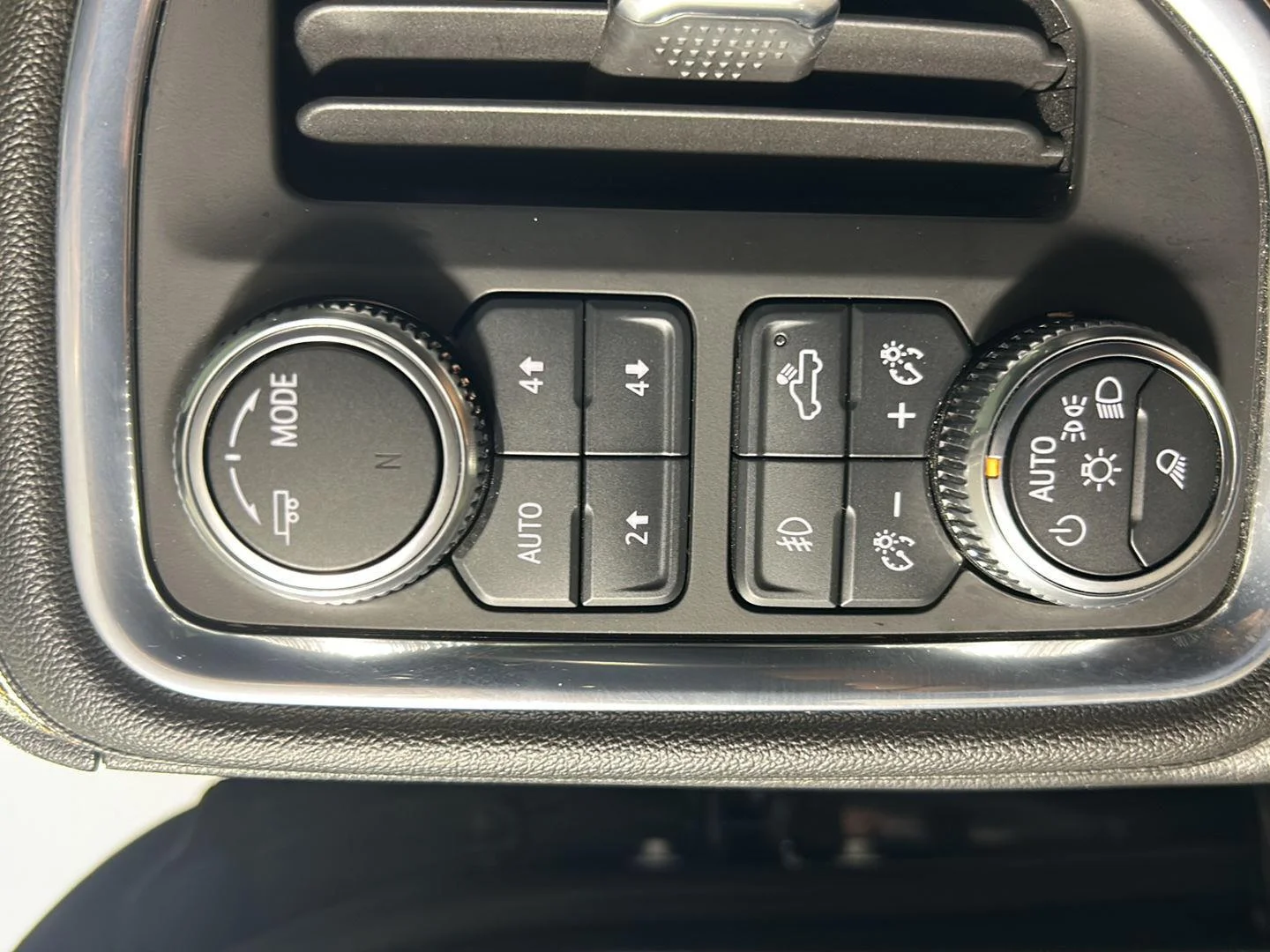Used 2021 Dark Sky Metallic GMC AT4 image 24
