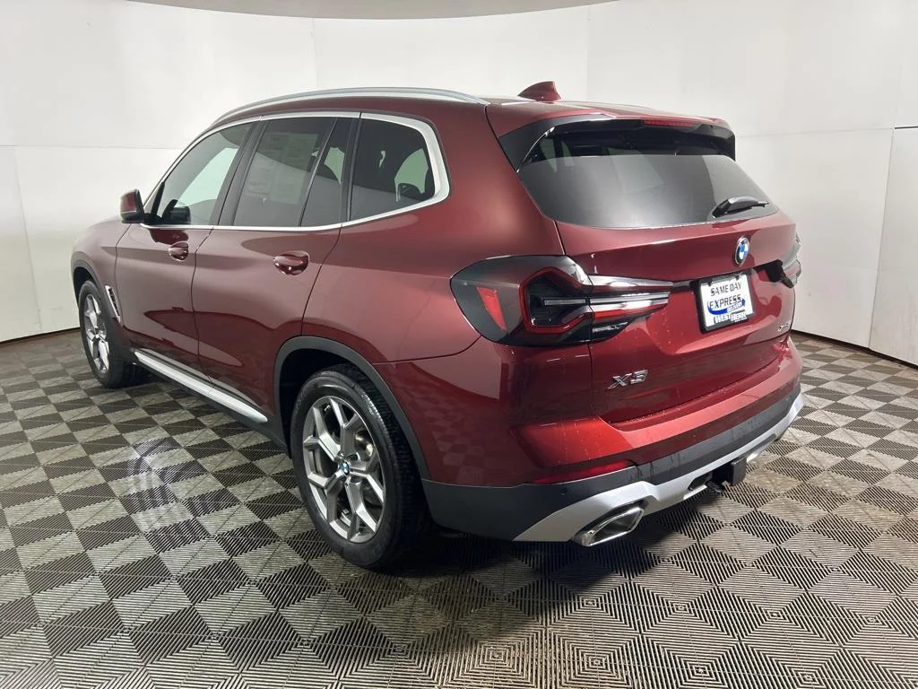 Used 2023 Aventurin Red Metallic BMW xDrive30i image 11