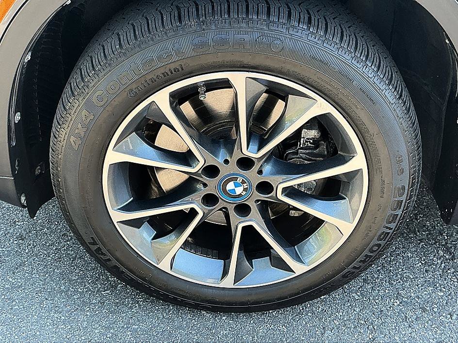 Used 2018 Dark Graphite Metallic BMW xDrive40e iPerformance image 9