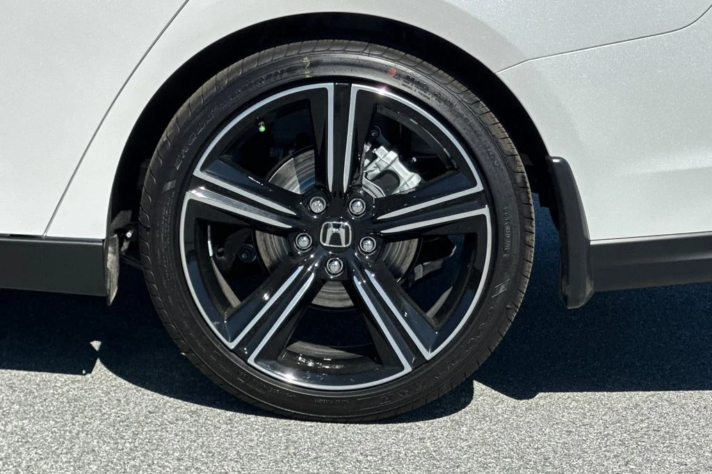 New 2026 Platinum White Pearl Honda Sport image 31