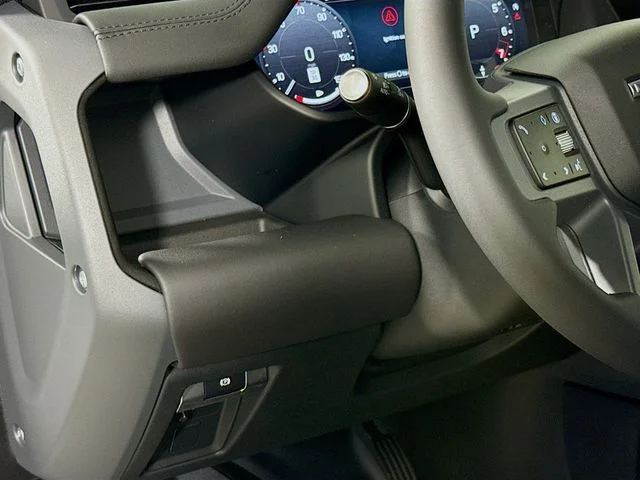New 2026 Fuji White Land Rover X-Dynamic SE image 10