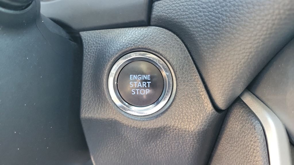 Used 2021 White Toyota XLE image 23