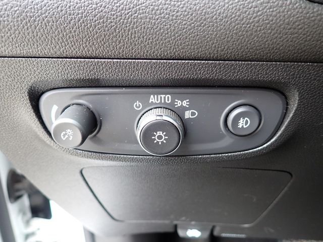 Used 2021 White Buick Preferred image 20