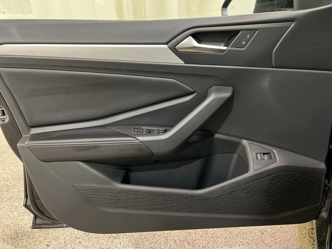New 2026 Deep Black Pearl Volkswagen S image 17