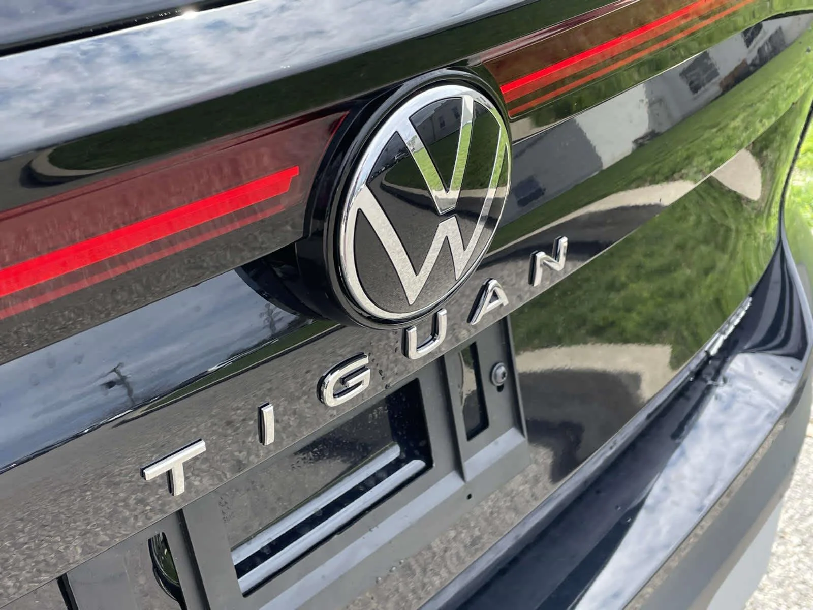 New 2026 Deep Black Pearl Volkswagen S image 10