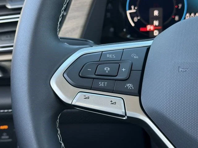 New 2026 Silver Volkswagen SE w/Technology image 10