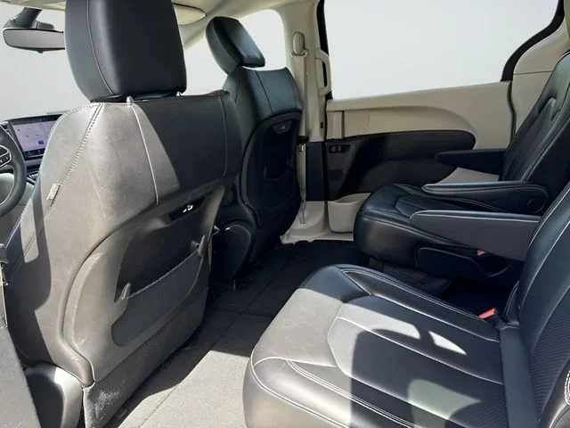 Used 2023 Black Chrysler Touring L image 18