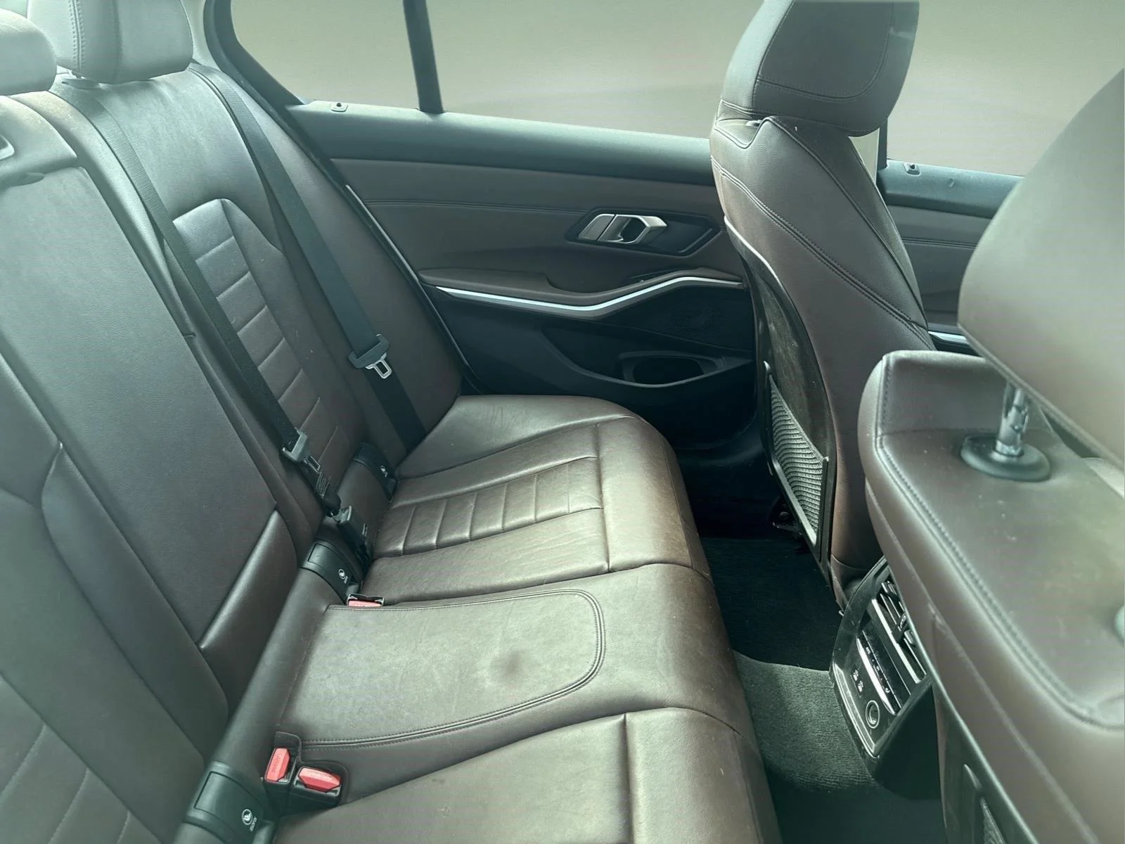 Used 2019 Alpine White BMW 330i image 17