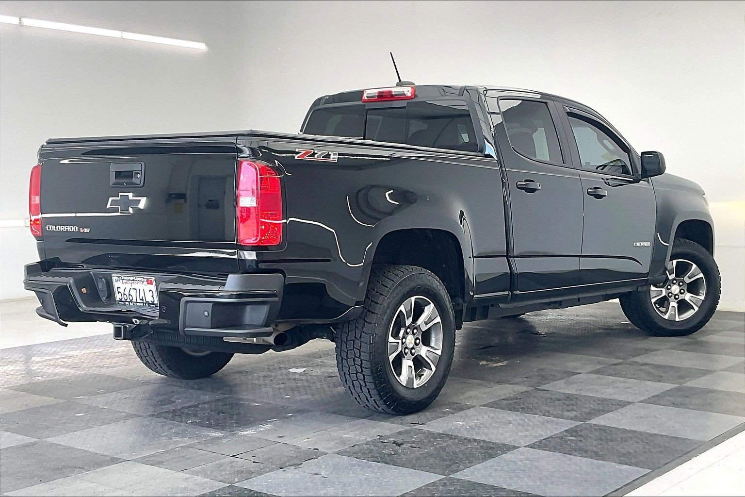 Used 2019 Black Chevrolet 2WD Z71 image 13