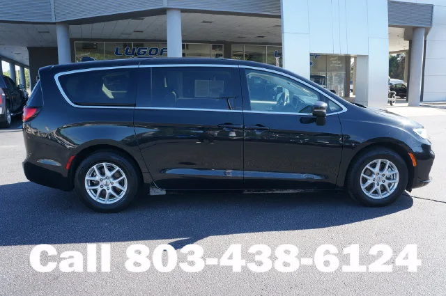 Used 2023 Brilliant Black Crystal Pearlcoat Chrysler Touring L image 2
