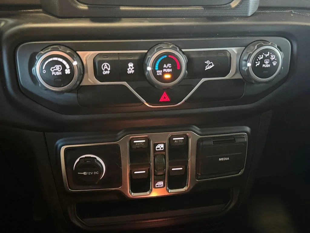 Used 2019 Yellow Jeep Unlimited Sport S image 24