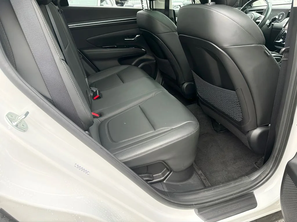 Used 2023 White Hyundai SEL Convenience image 15