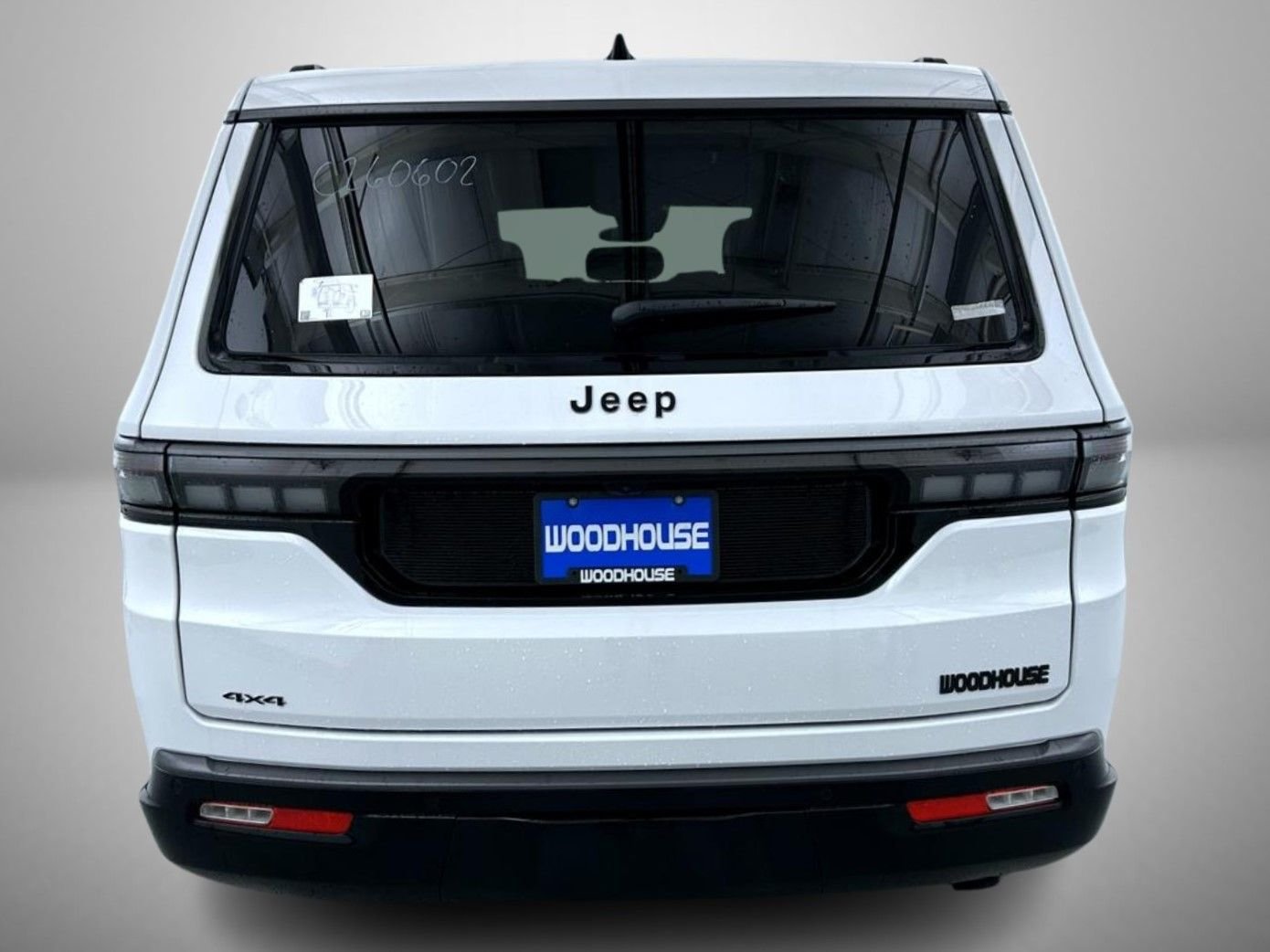New 2026 Bright White Clear-Coat Exterior Paint Jeep Limited Altitude image 6