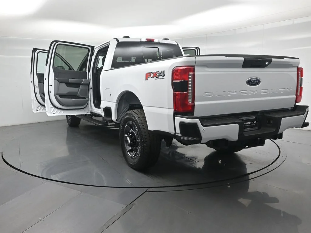 New 2026 Oxford White Ford XL image 28